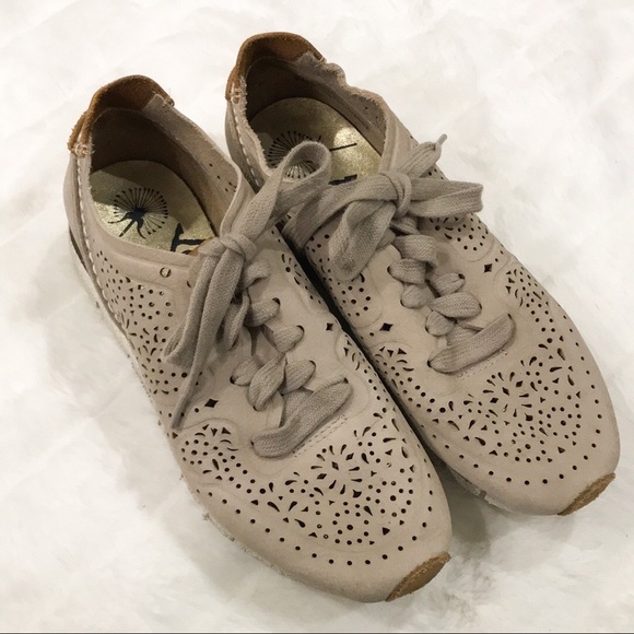 OTBT Shoes - Start bid $10 OBTB comfort everyday sneakers